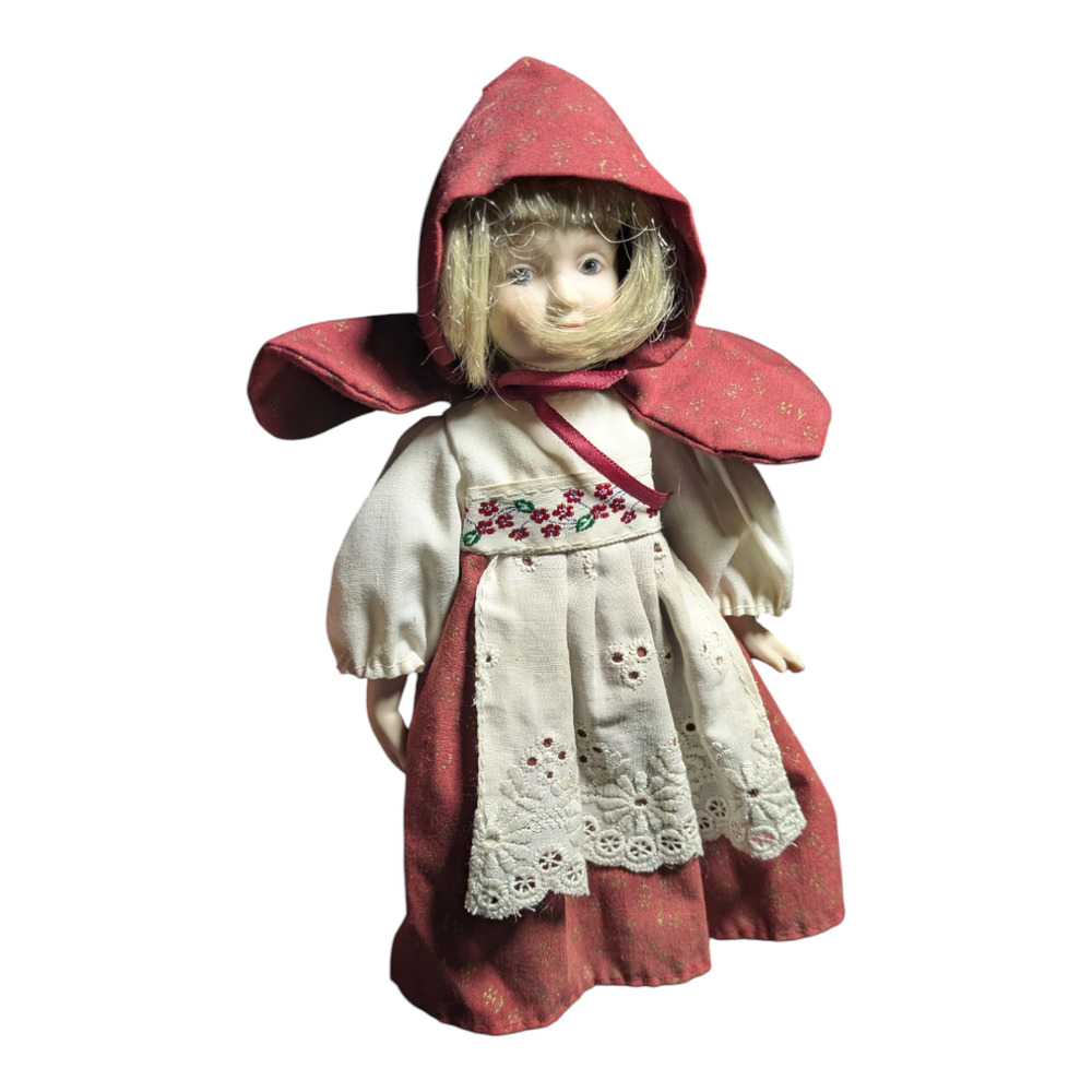 Vintage - Red Riding Hood -8 in - Porcelain head, hands & feet - Soft body